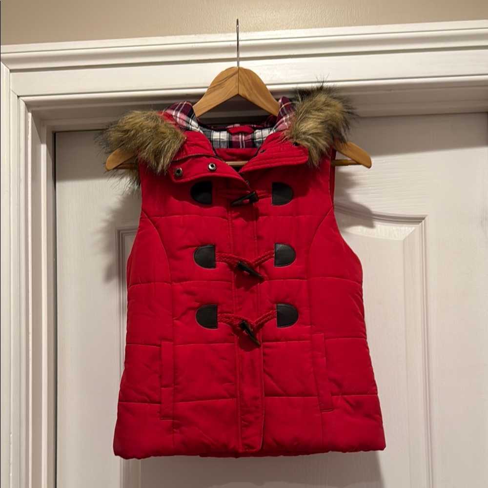 Love tree red hooded outdoor puffer vest small
